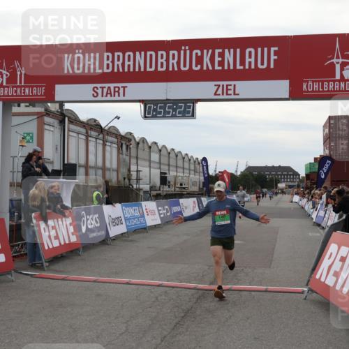 03.10.2025 - Köhlbrandbrückenlauf Julia Fischer http://msf.ph/oto/9024262 03.10.2025 15:55:23 Ziel 7053, 7100, 7197, 8993 meine-sportfotos.de