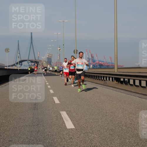 03.10.2025 - Köhlbrandbrückenlauf Fabian Wolf http://msf.ph/oto/9024280 03.10.2025 09:40:27 Position 3  meine-sportfotos.de