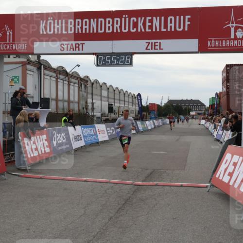 03.10.2025 - Köhlbrandbrückenlauf Julia Fischer http://msf.ph/oto/9024285 03.10.2025 15:55:28 Ziel 7197, 8993 meine-sportfotos.de