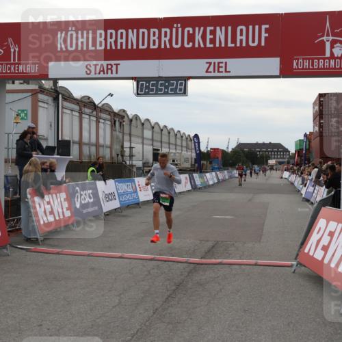 03.10.2025 - Köhlbrandbrückenlauf Julia Fischer http://msf.ph/oto/9024292 03.10.2025 15:55:28 Ziel 7197, 8993 meine-sportfotos.de