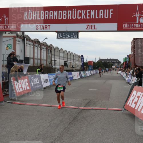 03.10.2025 - Köhlbrandbrückenlauf Julia Fischer http://msf.ph/oto/9024297 03.10.2025 15:55:28 Ziel 7197, 8993 meine-sportfotos.de
