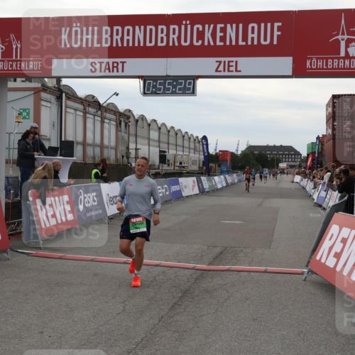 03.10.2025 - Köhlbrandbrückenlauf Julia Fischer http://msf.ph/oto/9024301 03.10.2025 15:55:29 Ziel 7197, 8993 meine-sportfotos.de