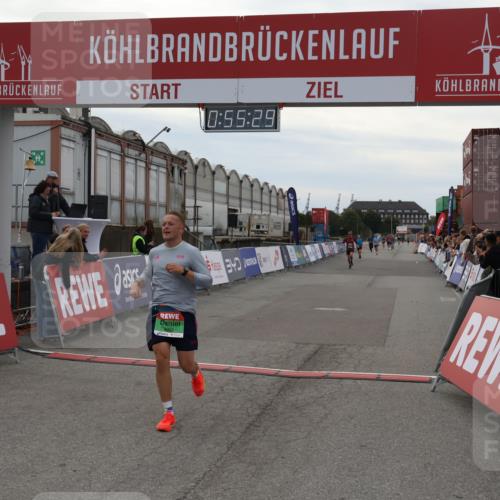 03.10.2025 - Köhlbrandbrückenlauf Julia Fischer http://msf.ph/oto/9024305 03.10.2025 15:55:29 Ziel 7197, 8993 meine-sportfotos.de