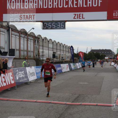 03.10.2025 - Köhlbrandbrückenlauf Julia Fischer http://msf.ph/oto/9024332 03.10.2025 15:55:36 Ziel 7030, 7067, 7575, 8993 meine-sportfotos.de