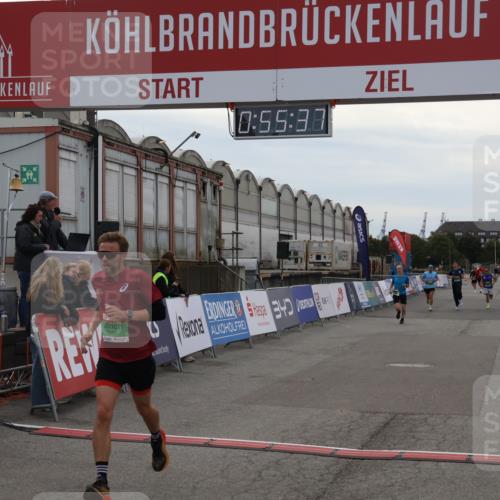 03.10.2025 - Köhlbrandbrückenlauf Julia Fischer http://msf.ph/oto/9024345 03.10.2025 15:55:37 Ziel 7030, 7067, 7575, 8993 meine-sportfotos.de