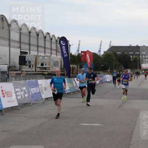 03.10.2025 - Köhlbrandbrückenlauf Julia Fischer http://msf.ph/oto/9024349 03.10.2025 15:55:39 Ziel 7030, 7067, 7575, 8594, 8942 meine-sportfotos.de