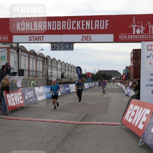 03.10.2025 - Köhlbrandbrückenlauf Julia Fischer http://msf.ph/oto/9024362 03.10.2025 15:55:41 Ziel 7030, 7067, 7575, 8594, 8942 meine-sportfotos.de