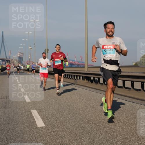 03.10.2025 - Köhlbrandbrückenlauf Fabian Wolf http://msf.ph/oto/9024363 03.10.2025 09:40:29 Position 3 2933 meine-sportfotos.de