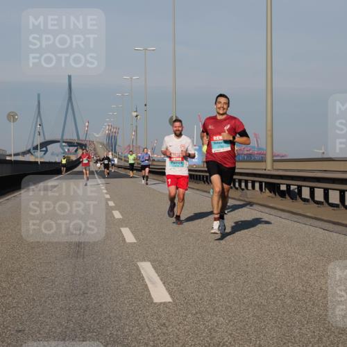 03.10.2025 - Köhlbrandbrückenlauf Fabian Wolf http://msf.ph/oto/9024374 03.10.2025 09:40:30 Position 3 3618, 2792 meine-sportfotos.de