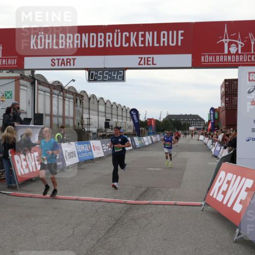 03.10.2025 - Köhlbrandbrückenlauf Julia Fischer http://msf.ph/oto/9024376 03.10.2025 15:55:42 Ziel 7030, 7067, 7575, 8594, 8942 meine-sportfotos.de