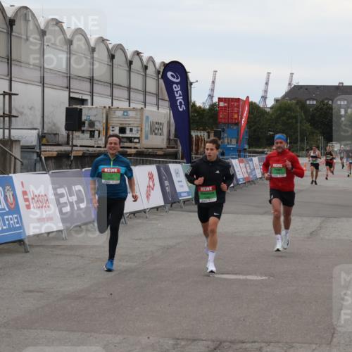 03.10.2025 - Köhlbrandbrückenlauf Julia Fischer http://msf.ph/oto/9024420 03.10.2025 15:55:48 Ziel 7043, 7067, 7286, 7575, 7968, 8594, 8942, 9743 meine-sportfotos.de