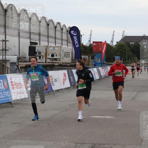 03.10.2025 - Köhlbrandbrückenlauf Julia Fischer http://msf.ph/oto/9024425 03.10.2025 15:55:48 Ziel 7043, 7067, 7286, 7575, 7968, 8594, 8942, 9743 meine-sportfotos.de