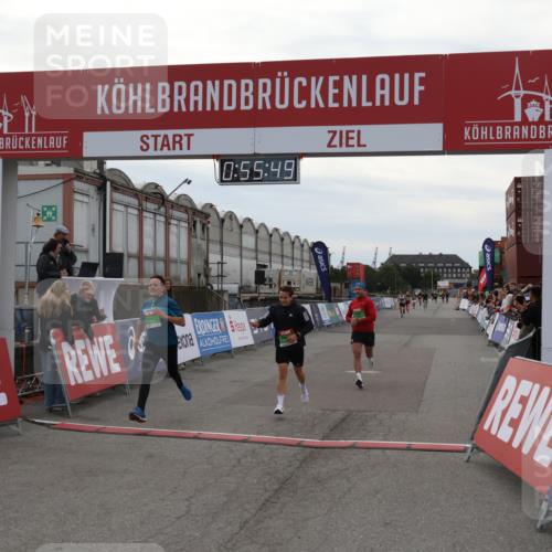 03.10.2025 - Köhlbrandbrückenlauf Julia Fischer http://msf.ph/oto/9024434 03.10.2025 15:55:49 Ziel 7043, 7067, 7286, 7575, 7968, 8594, 8942, 9743 meine-sportfotos.de