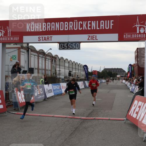 03.10.2025 - Köhlbrandbrückenlauf Julia Fischer http://msf.ph/oto/9024440 03.10.2025 15:55:50 Ziel 7043, 7067, 7286, 7575, 7968, 8594, 8942, 9743 meine-sportfotos.de