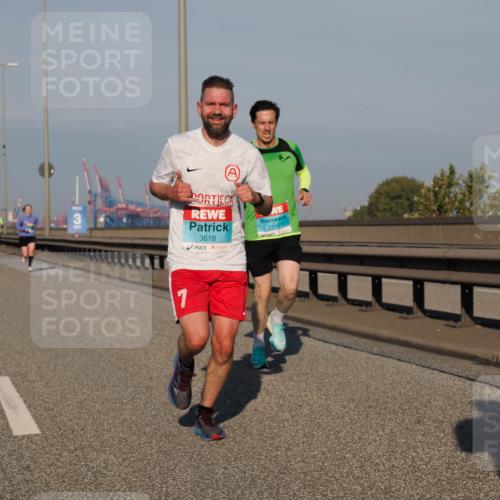 03.10.2025 - Köhlbrandbrückenlauf Fabian Wolf http://msf.ph/oto/9024447 03.10.2025 09:40:33 Position 3 7, 3618, 2705 meine-sportfotos.de