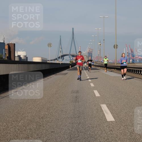 03.10.2025 - Köhlbrandbrückenlauf Fabian Wolf http://msf.ph/oto/9024456 03.10.2025 09:40:36 Position 3  meine-sportfotos.de
