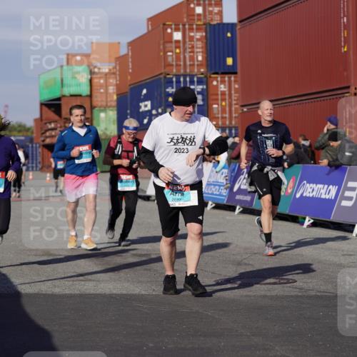 03.10.2025 - Köhlbrandbrückenlauf Michael Burmester http://msf.ph/oto/9024460 03.10.2025 10:27:03 Ziel 1930, 2115, 2693, 2774, 3052, 3132, 3745 meine-sportfotos.de