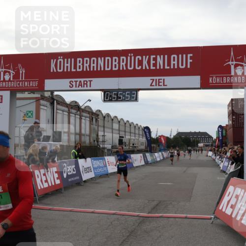 03.10.2025 - Köhlbrandbrückenlauf Julia Fischer http://msf.ph/oto/9024467 03.10.2025 15:55:53 Ziel 7043, 7286, 7456, 7968, 8594, 8942, 9743 meine-sportfotos.de