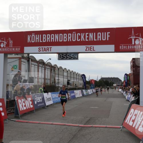 03.10.2025 - Köhlbrandbrückenlauf Julia Fischer http://msf.ph/oto/9024470 03.10.2025 15:55:54 Ziel 7043, 7286, 7456, 7968, 8594, 8942, 9743 meine-sportfotos.de