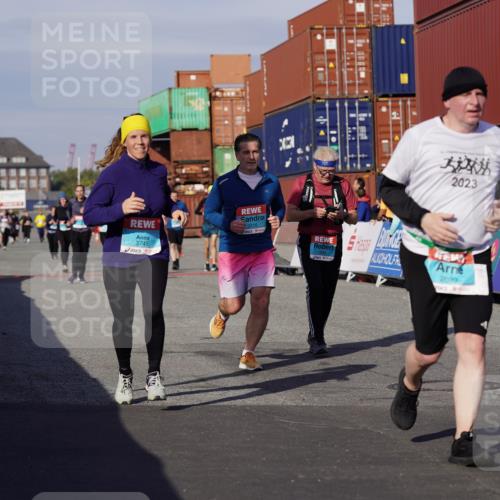 03.10.2025 - Köhlbrandbrückenlauf Michael Burmester http://msf.ph/oto/9024479 03.10.2025 10:27:04 Ziel 1930, 2115, 2693, 3052, 3132, 3745 meine-sportfotos.de