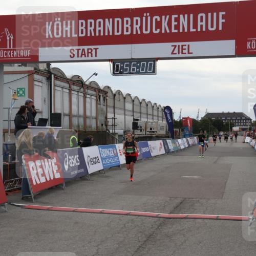 03.10.2025 - Köhlbrandbrückenlauf Julia Fischer http://msf.ph/oto/9024494 03.10.2025 15:56:00 Ziel 7043, 7456, 7555, 7968, 9231 meine-sportfotos.de