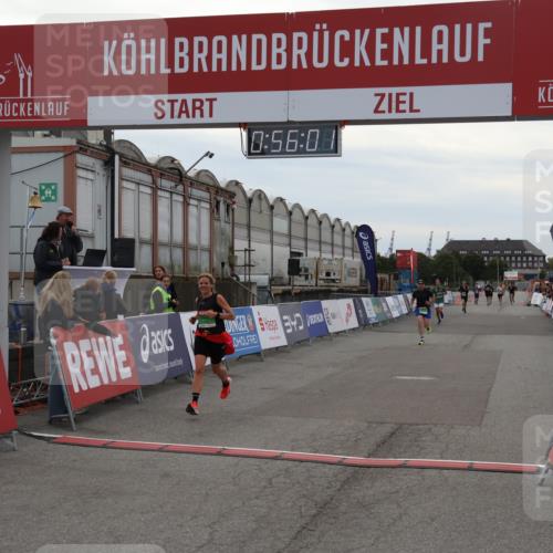 03.10.2025 - Köhlbrandbrückenlauf Julia Fischer http://msf.ph/oto/9024503 03.10.2025 15:56:01 Ziel 7456, 7555, 7968, 9231 meine-sportfotos.de