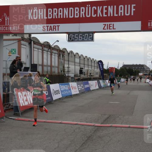 03.10.2025 - Köhlbrandbrückenlauf Julia Fischer http://msf.ph/oto/9024511 03.10.2025 15:56:02 Ziel 7456, 7555, 7968, 9231 meine-sportfotos.de
