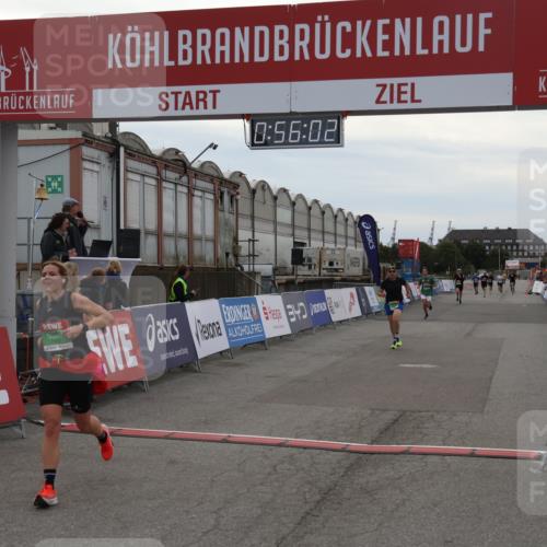 03.10.2025 - Köhlbrandbrückenlauf Julia Fischer http://msf.ph/oto/9024521 03.10.2025 15:56:03 Ziel 7012, 7456, 7555, 7968, 9231 meine-sportfotos.de