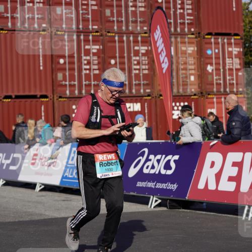03.10.2025 - Köhlbrandbrückenlauf Michael Burmester http://msf.ph/oto/9024523 03.10.2025 10:27:07 Ziel 1539, 1930, 2115, 2451, 2562, 2693, 3052, 3132, 3745, 3746 meine-sportfotos.de