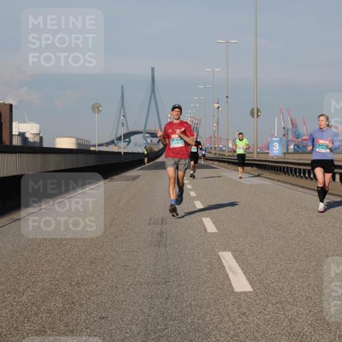 03.10.2025 - Köhlbrandbrückenlauf Fabian Wolf http://msf.ph/oto/9024528 03.10.2025 09:40:38 Position 3 3 meine-sportfotos.de