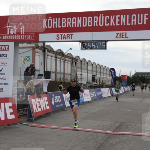 03.10.2025 - Köhlbrandbrückenlauf Julia Fischer http://msf.ph/oto/9024536 03.10.2025 15:56:05 Ziel 7012, 7456, 7555, 9231 meine-sportfotos.de