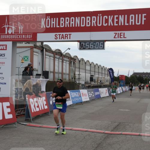 03.10.2025 - Köhlbrandbrückenlauf Julia Fischer http://msf.ph/oto/9024541 03.10.2025 15:56:06 Ziel 7012, 7456, 7555, 9231, 9525 meine-sportfotos.de