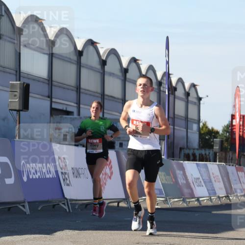 03.10.2025 - Köhlbrandbrückenlauf Luisa Fischer http://msf.ph/oto/9024546 03.10.2025 12:52:32 Ziel 6087, 6625 meine-sportfotos.de