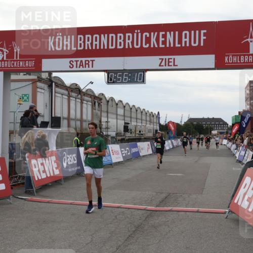 03.10.2025 - Köhlbrandbrückenlauf Julia Fischer http://msf.ph/oto/9024555 03.10.2025 15:56:10 Ziel 7012, 7555, 8820, 9231, 9525 meine-sportfotos.de