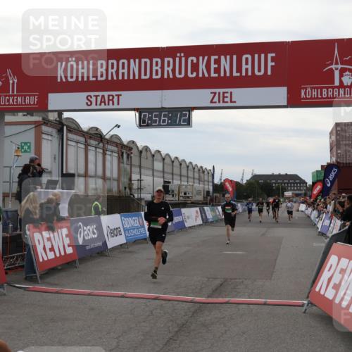 03.10.2025 - Köhlbrandbrückenlauf Julia Fischer http://msf.ph/oto/9024573 03.10.2025 15:56:12 Ziel 7012, 8820, 9231, 9525 meine-sportfotos.de