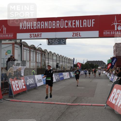 03.10.2025 - Köhlbrandbrückenlauf Julia Fischer http://msf.ph/oto/9024577 03.10.2025 15:56:12 Ziel 7012, 8820, 9231, 9525 meine-sportfotos.de