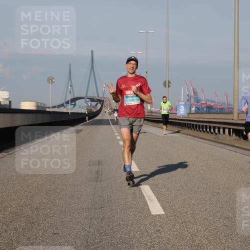 03.10.2025 - Köhlbrandbrückenlauf Fabian Wolf http://msf.ph/oto/9024578 03.10.2025 09:40:39 Position 3 1035 meine-sportfotos.de
