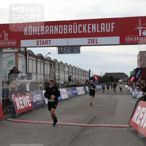 03.10.2025 - Köhlbrandbrückenlauf Julia Fischer http://msf.ph/oto/9024582 03.10.2025 15:56:13 Ziel 7012, 7128, 8820, 8976, 9231, 9525 meine-sportfotos.de