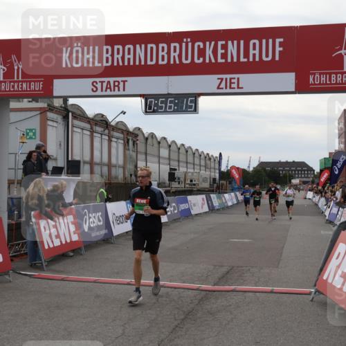 03.10.2025 - Köhlbrandbrückenlauf Julia Fischer http://msf.ph/oto/9024595 03.10.2025 15:56:15 Ziel 7012, 7046, 7079, 7128, 7170, 8820, 8976, 9231, 9525 meine-sportfotos.de