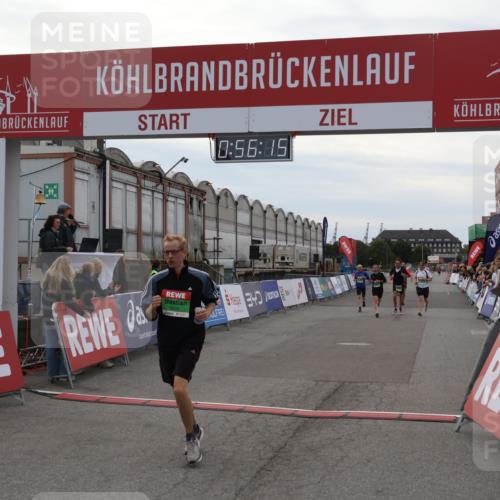 03.10.2025 - Köhlbrandbrückenlauf Julia Fischer http://msf.ph/oto/9024600 03.10.2025 15:56:15 Ziel 7012, 7046, 7079, 7128, 7170, 8820, 8976, 9231, 9525 meine-sportfotos.de