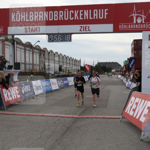 03.10.2025 - Köhlbrandbrückenlauf Julia Fischer http://msf.ph/oto/9024604 03.10.2025 15:56:19 Ziel 7012, 7046, 7079, 7128, 7170, 8820, 8976, 9525, 9559 meine-sportfotos.de
