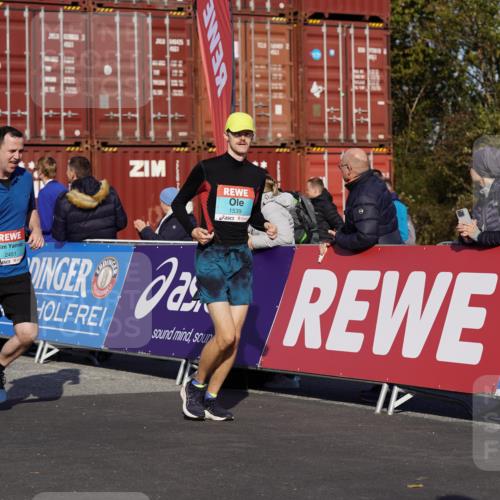 03.10.2025 - Köhlbrandbrückenlauf Michael Burmester http://msf.ph/oto/9024607 03.10.2025 10:27:15 Ziel 1539, 1926, 1929, 2101, 2136, 2451, 2562, 2935, 3132, 3746 meine-sportfotos.de