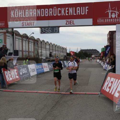 03.10.2025 - Köhlbrandbrückenlauf Julia Fischer http://msf.ph/oto/9024612 03.10.2025 15:56:19 Ziel 7012, 7046, 7079, 7128, 7170, 8820, 8976, 9525, 9559 meine-sportfotos.de