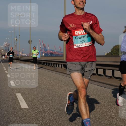 03.10.2025 - Köhlbrandbrückenlauf Fabian Wolf http://msf.ph/oto/9024622 03.10.2025 09:40:41 Position 3 1035 meine-sportfotos.de