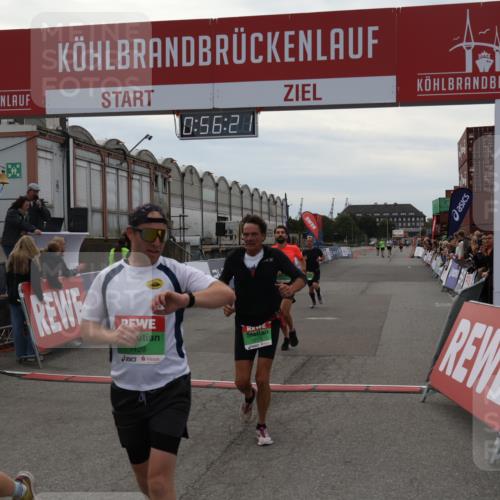 03.10.2025 - Köhlbrandbrückenlauf Julia Fischer http://msf.ph/oto/9024631 03.10.2025 15:56:21 Ziel 7046, 7079, 7128, 7170, 8820, 8976, 9525, 9559 meine-sportfotos.de