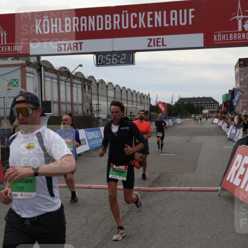 03.10.2025 - Köhlbrandbrückenlauf Julia Fischer http://msf.ph/oto/9024634 03.10.2025 15:56:21 Ziel 7046, 7079, 7128, 7170, 8820, 8976, 9525, 9559 meine-sportfotos.de