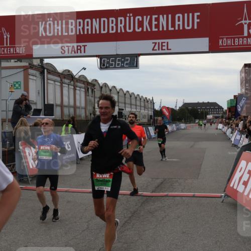 03.10.2025 - Köhlbrandbrückenlauf Julia Fischer http://msf.ph/oto/9024638 03.10.2025 15:56:22 Ziel 7046, 7079, 7128, 7170, 8820, 8976, 9525, 9559 meine-sportfotos.de