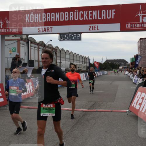 03.10.2025 - Köhlbrandbrückenlauf Julia Fischer http://msf.ph/oto/9024644 03.10.2025 15:56:22 Ziel 7046, 7079, 7128, 7170, 8820, 8976, 9525, 9559 meine-sportfotos.de
