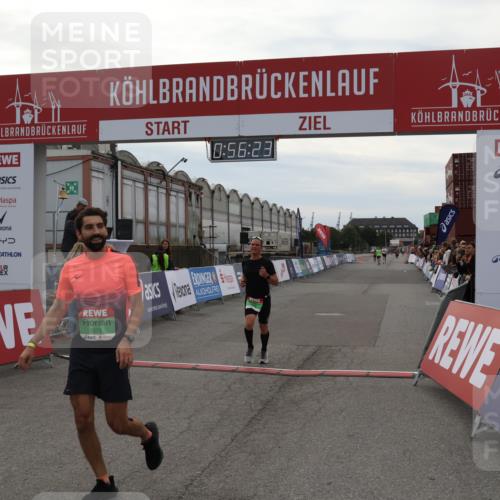 03.10.2025 - Köhlbrandbrückenlauf Julia Fischer http://msf.ph/oto/9024660 03.10.2025 15:56:23 Ziel 7046, 7079, 7128, 7170, 8820, 8976, 9559 meine-sportfotos.de