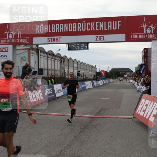 03.10.2025 - Köhlbrandbrückenlauf Julia Fischer http://msf.ph/oto/9024663 03.10.2025 15:56:24 Ziel 7046, 7079, 7128, 7170, 8820, 8976, 9559 meine-sportfotos.de